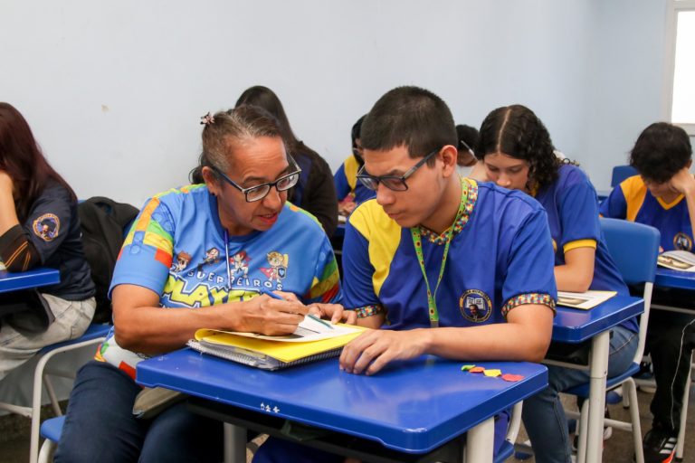 materia Mais de 3,5 mil reservas de vagas para alunos com deficiência das redes municipal e estadual foram registradas no primeiro dia de liberação do sistema